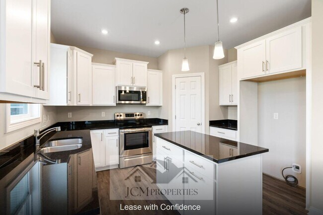 Building Photo - 916 Camden Ct
