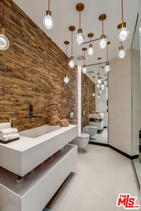 Building Photo - 25879 Chalmers Pl