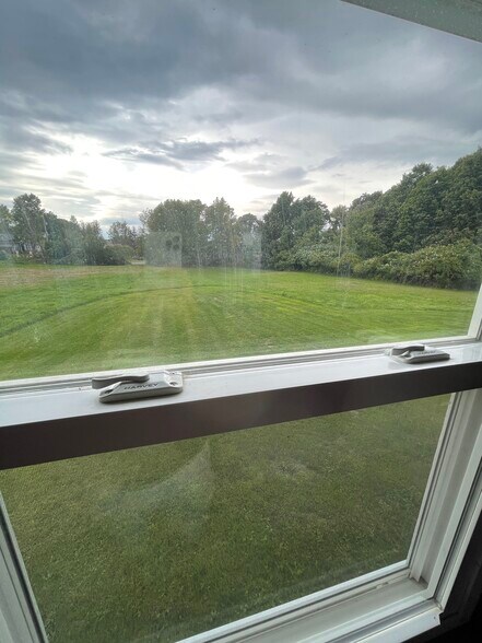 Building Photo - 60 Bloomingrove Dr