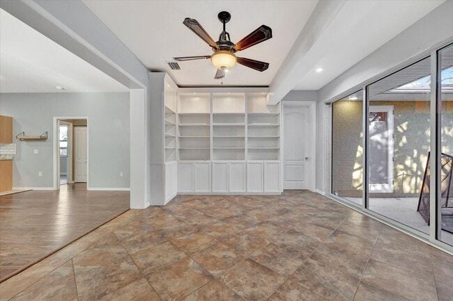 Building Photo - Beautiful 4 bed/ 2.5 bath Rental ~ Sarasota
