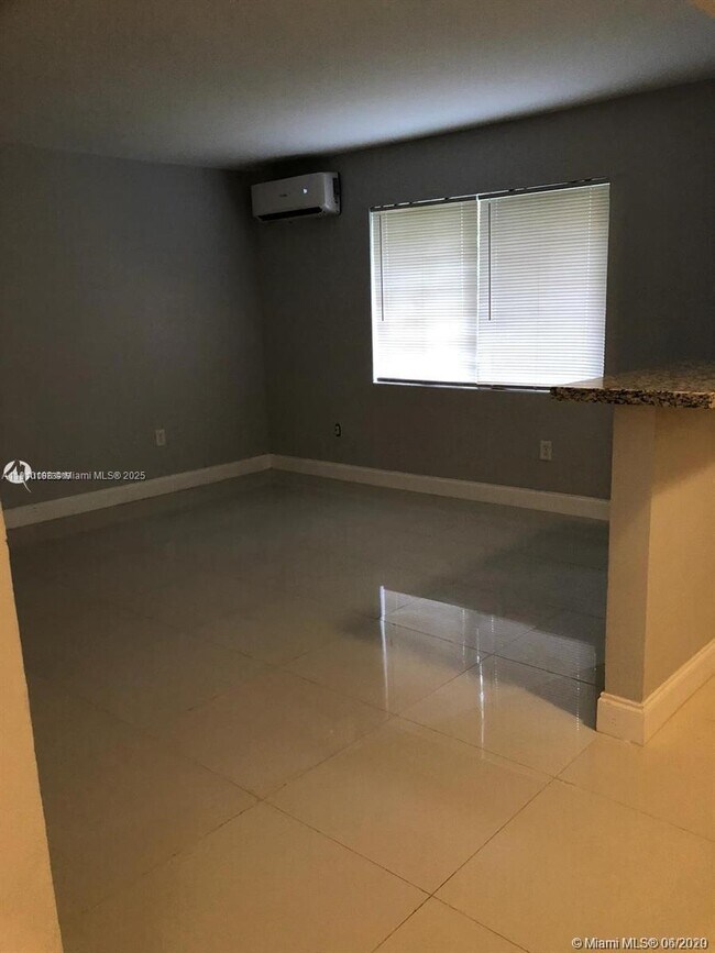 Building Photo - 1479 NW 16th St