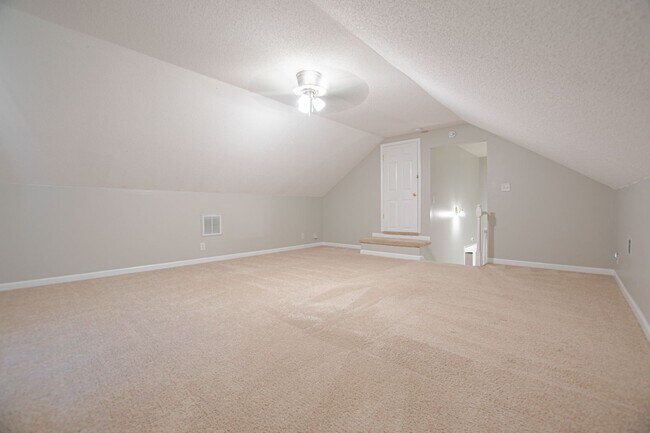 Building Photo - 1701 Autumnwood Blvd