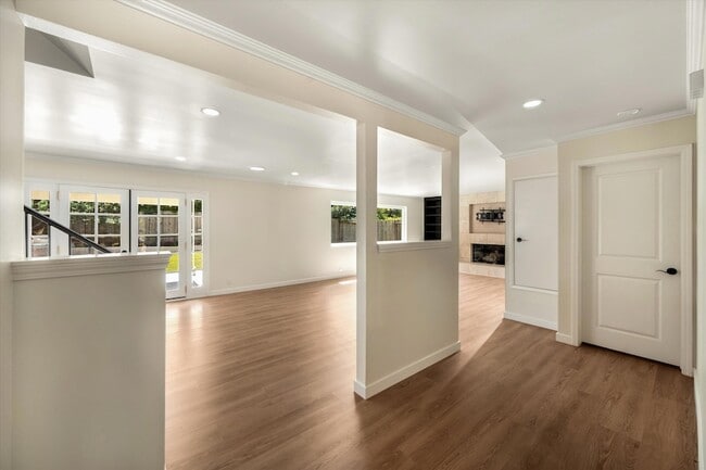 Building Photo - 4935 Cervato Way