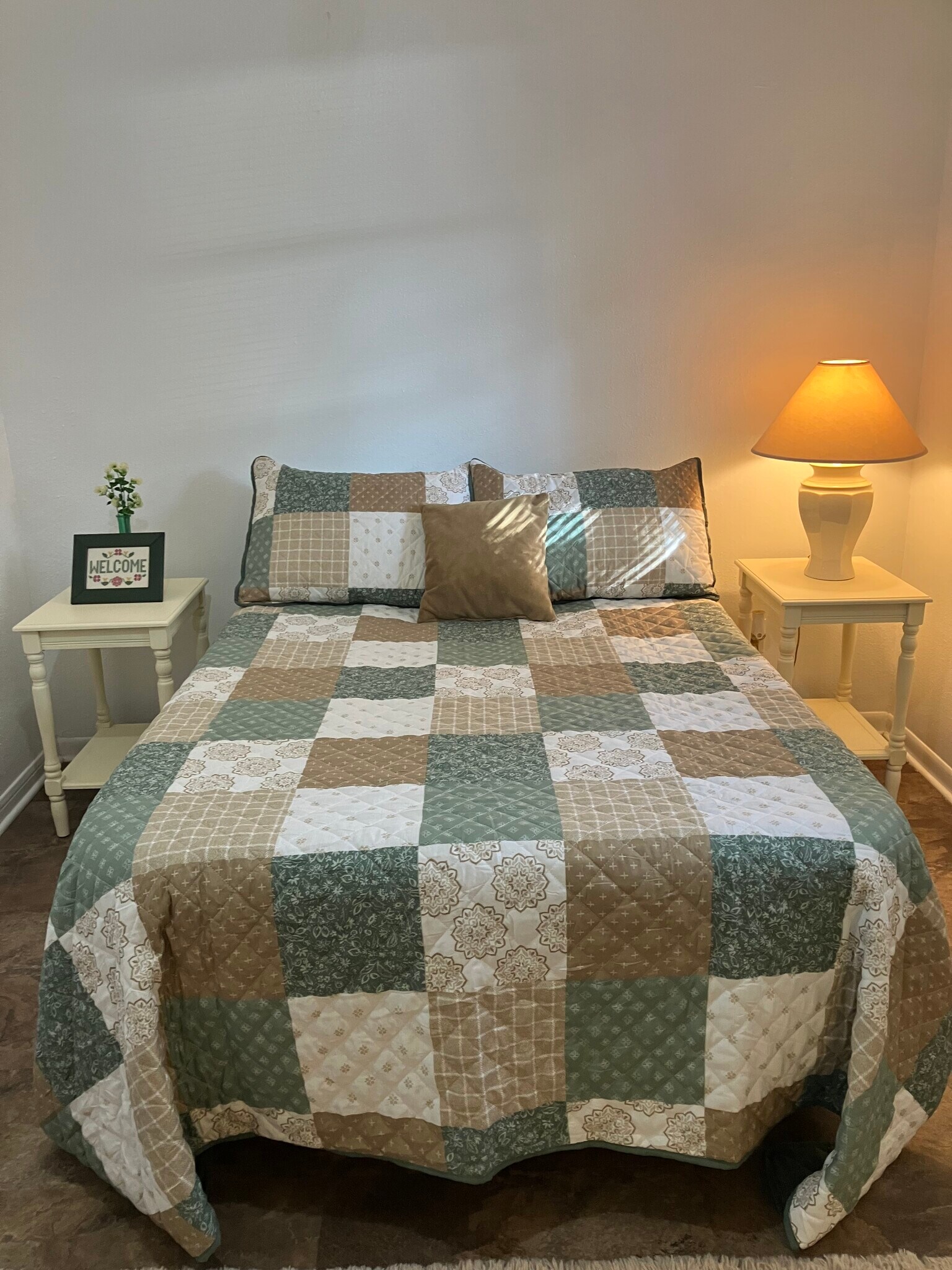 Room for a queen size bed - 20681 FM306