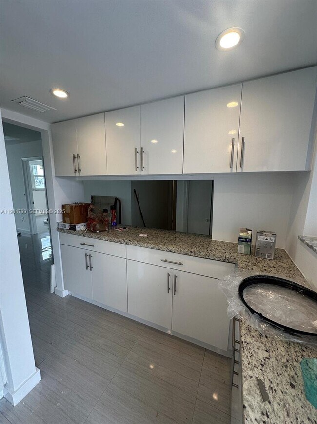 Building Photo - 3000 Marcos Dr