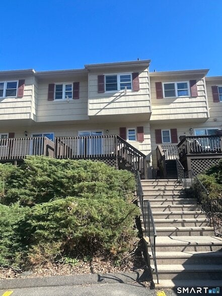 Building Photo - 69 Ridge Rd