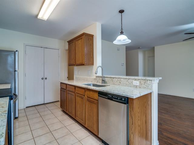 Building Photo - 2056 River Birch Ln