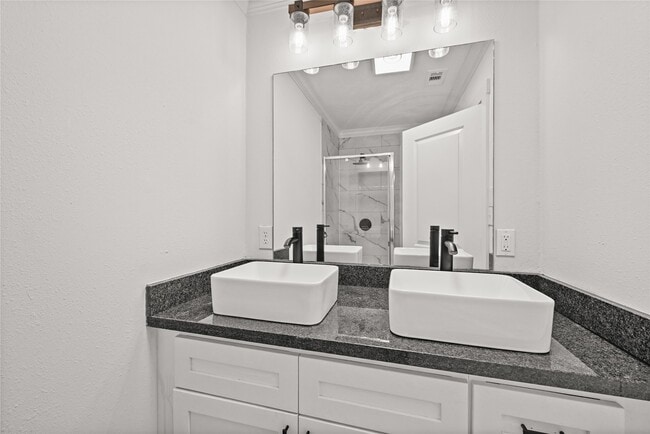 Building Photo - 205 Raymond St