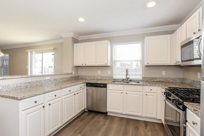 Building Photo - 7802 Mason Dells Dr