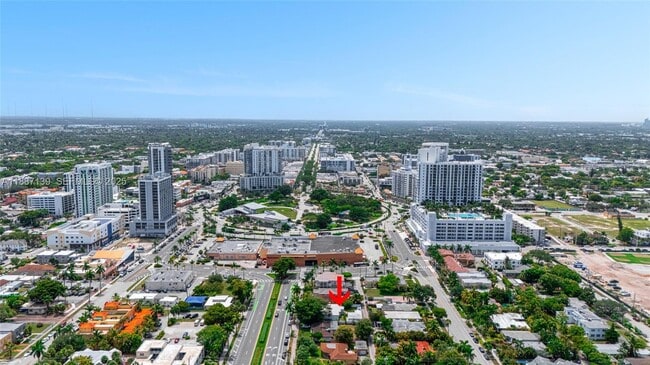 Building Photo - 1625 Hollywood Blvd