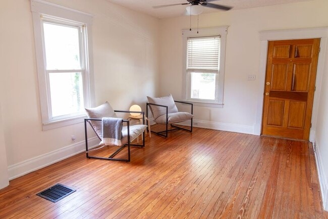 Building Photo - 6903 Cambridge Ave