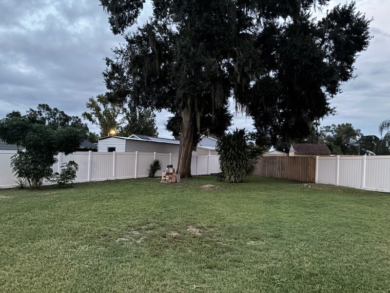Building Photo - 811 Granite Rd