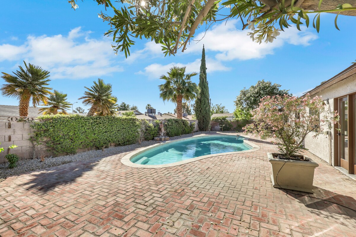 Building Photo - 3212 Moonflower Dr