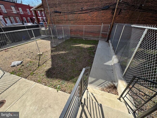 Building Photo - 1800 W Tioga St