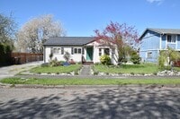 Building Photo - Fully Renovated Tacoma Home with Massive New Deck & Modern Upgrades
