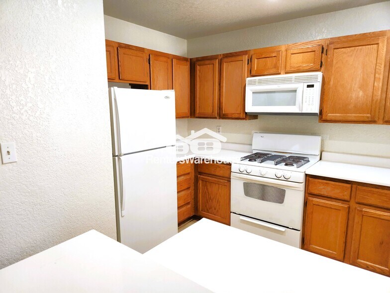 Building Photo - 5006 S Rainbow Blvd