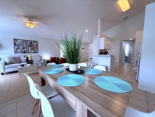 Building Photo - 1518 Gulfview Dr