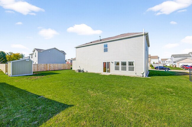 Building Photo - 4663 Bayview Dr