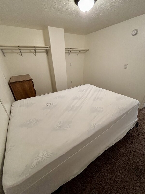 Building Photo - 1643 S State St