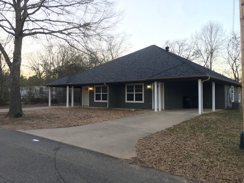 Building Photo - 3615 Clemens Rd