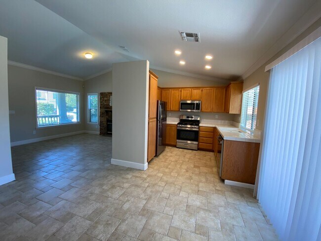 Building Photo - 8091 Primoak Way