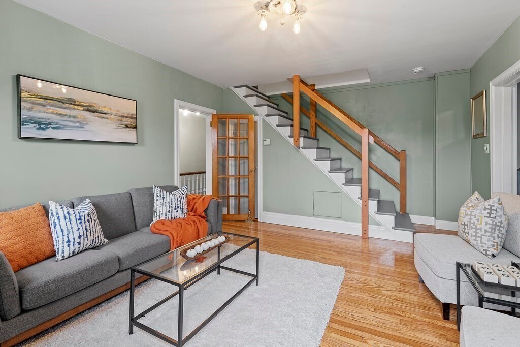 Building Photo - 80 Irving St