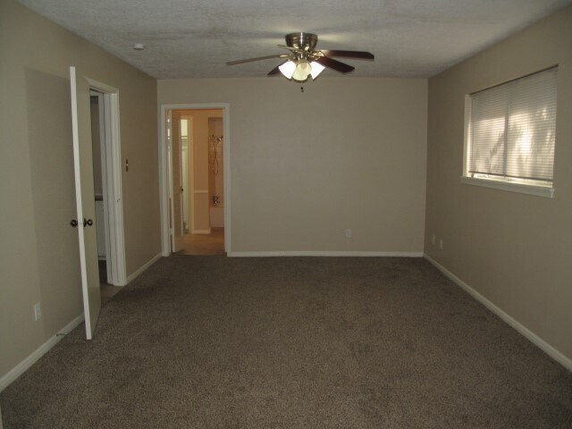 Building Photo - 702 Oder Ln