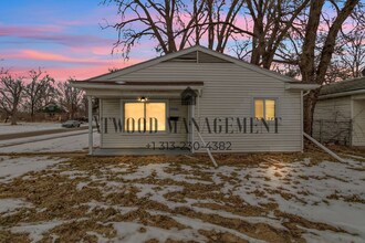 Building Photo - This beautifully updated 3-bedroom, 1-bath single-family home is ready for move-in!
