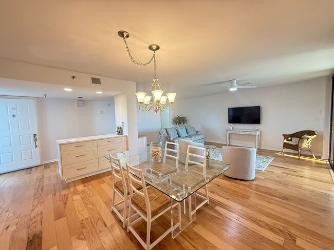 Building Photo - Luxury, furnished seasonal rental, Tequest...