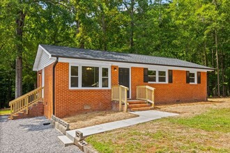 Building Photo - Minutes to Downtown Fort Mill - Renovated ...