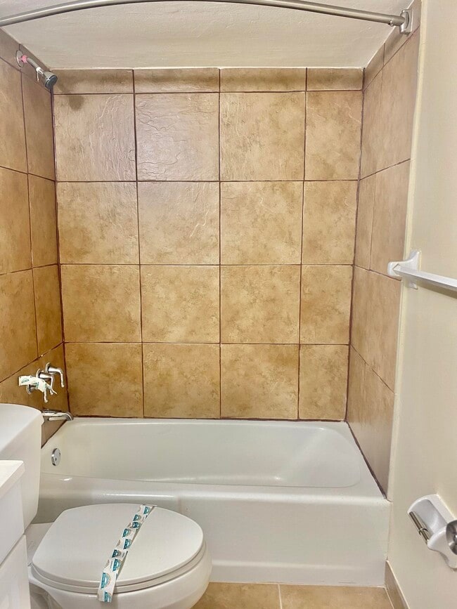 Building Photo - 2303 S Federal Hwy