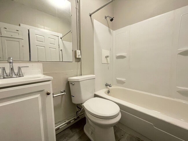 Building Photo - 325 Amherst St