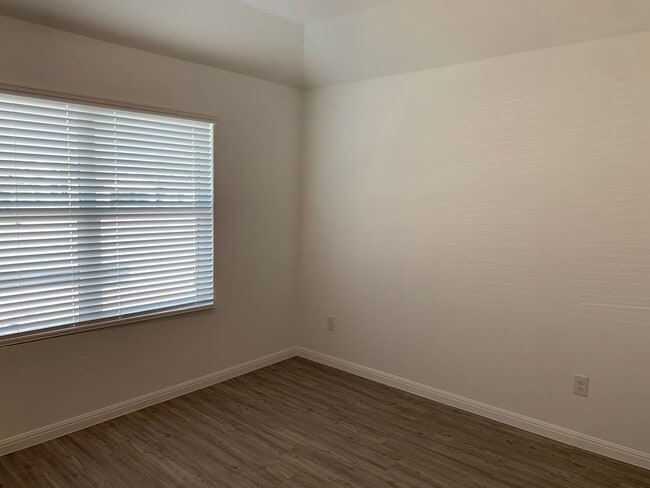 Building Photo - Luxury Vinyl Plank (No Carpet) /  Fridge Included / Office / Covered Back Patio / CISD