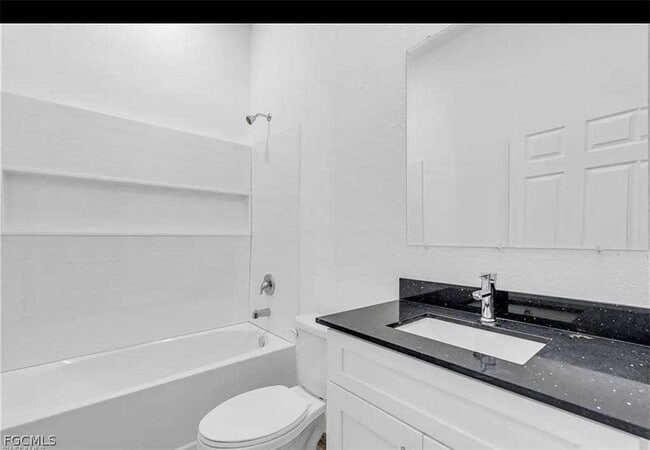 Building Photo - 6018 S Moss Cir