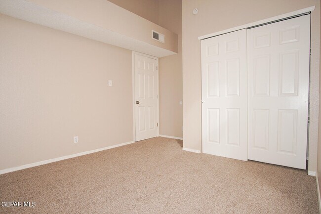 Building Photo - 5917 Chippendale Ave