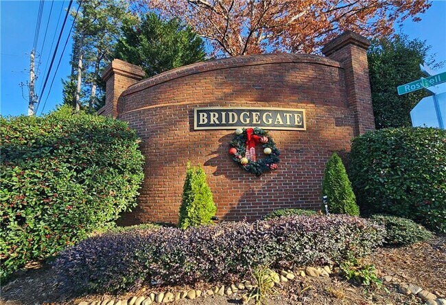 Building Photo - 940 Bridgegate Dr NE