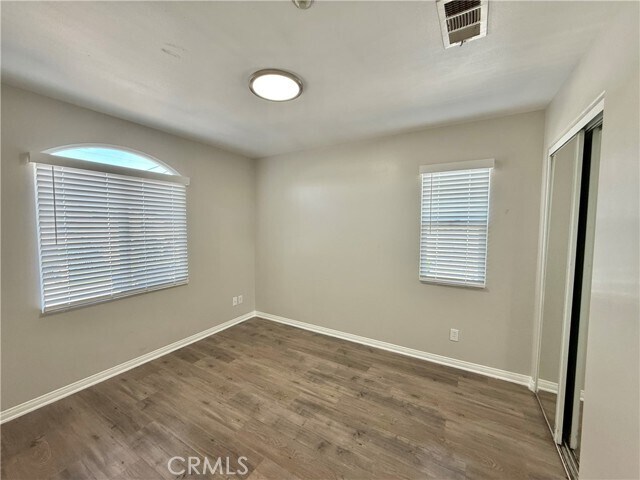 Building Photo - 930 S Charlotte Ave