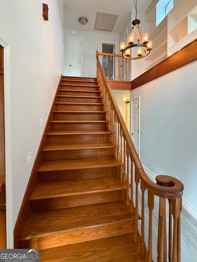 Building Photo - 292 Alexanders Ct