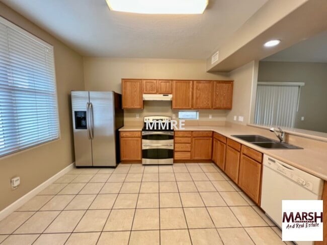 Building Photo - Nice 2-story home with 4 bedrooms in Phoenix!