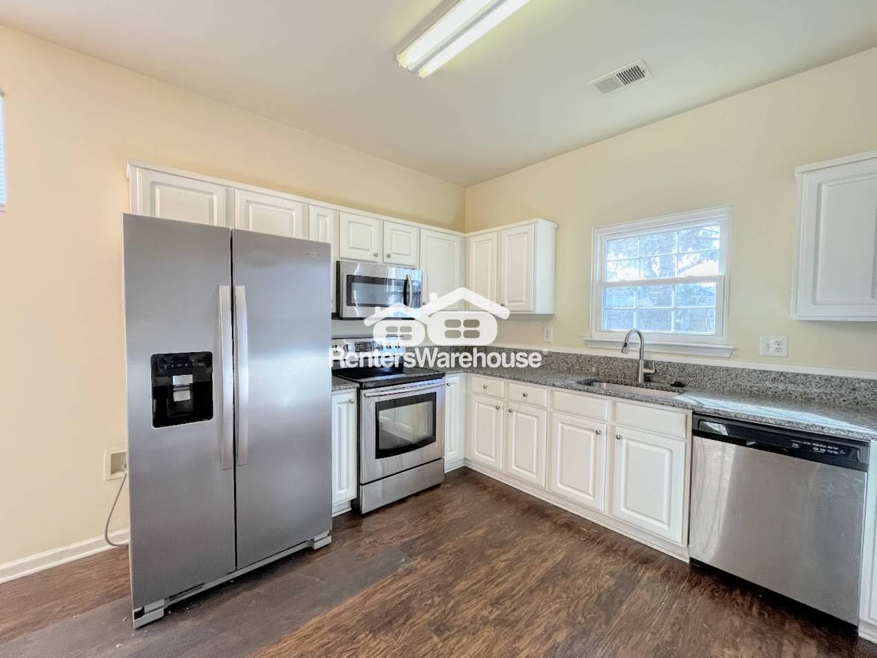 Building Photo - 3711 Bay Crescent
