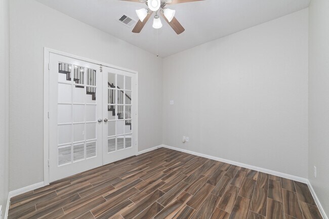 Building Photo - 11911 Cittanova Dr