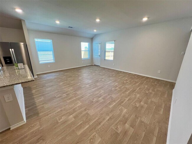 Building Photo - 420 Lancebill Dr