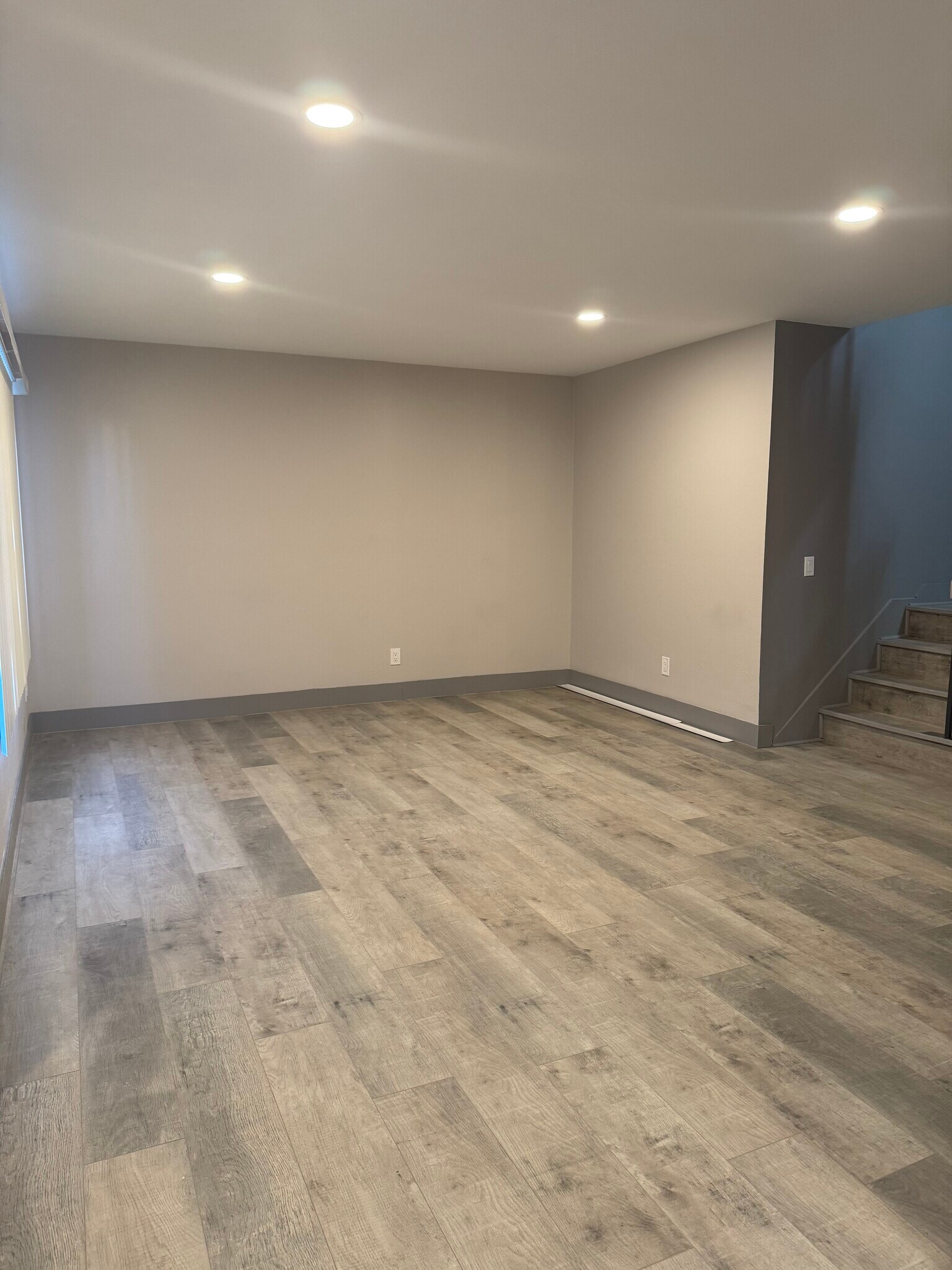 Building Photo - 7445 Laurelgrove Ave