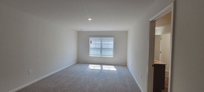 Building Photo - 23 Berryville Dr