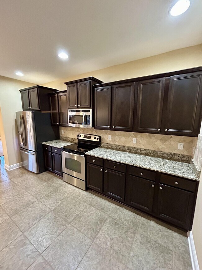 Building Photo - 80 S Knightsbridge Ct