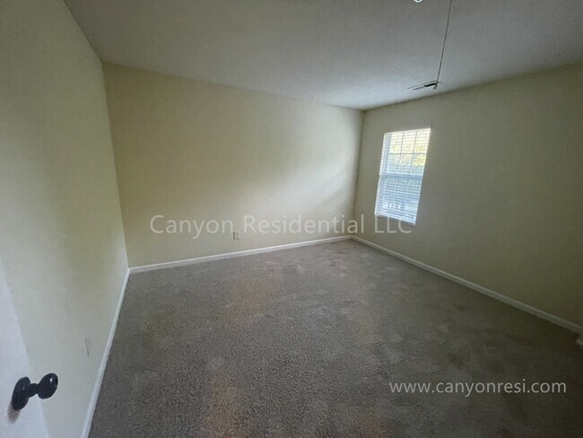 Building Photo - 500 Rockbridge Dr