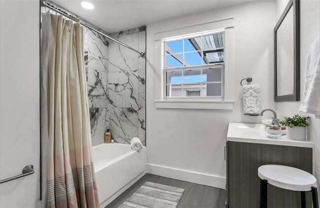 Building Photo - 301 N Fremont Ave