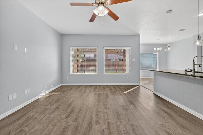 Building Photo - 1928 Velarde Rd