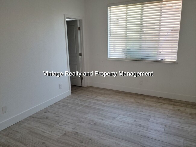 Building Photo - Newly Updated Fantastic Home For Rent! Ava...