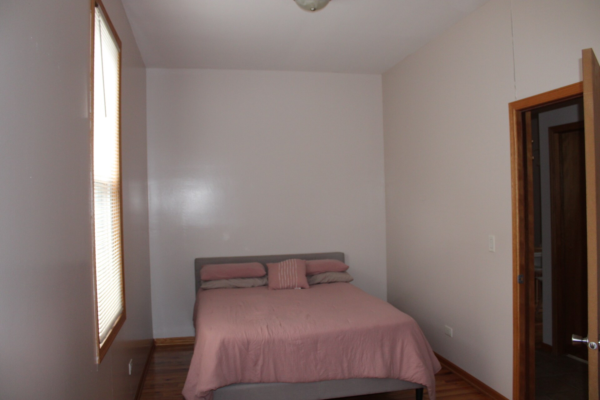 Building Photo - 2012 W 23rd St